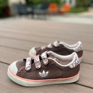 Pre-owed. Adidas Pink & Brown Women’s 6.5 Camouflage Rubber Shoes.